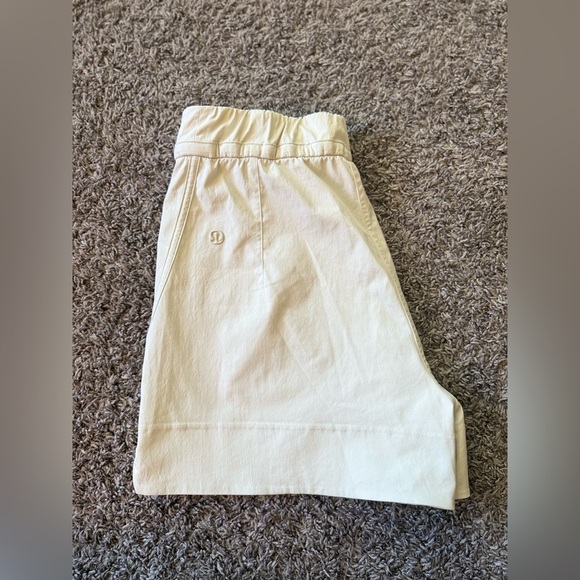 Women’s Lululemon Cinchable Waist High-Rise Woven Short 3.5" Sundance Size XS - Picture 12 of 15